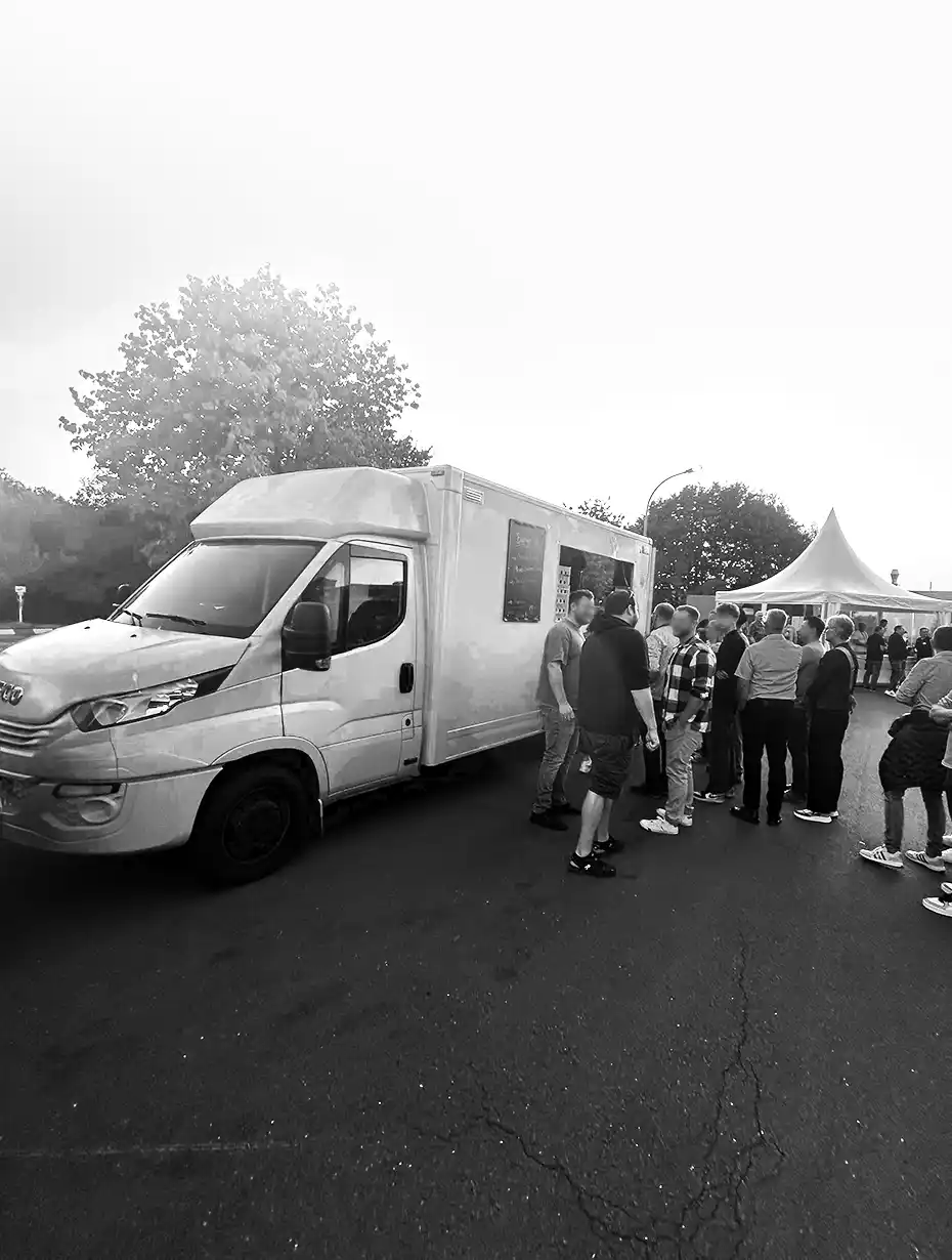 Foodtruck-Setup auf einem Event